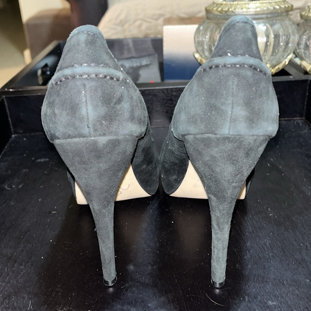 Black and cream hi heels - Picture 3 of 9